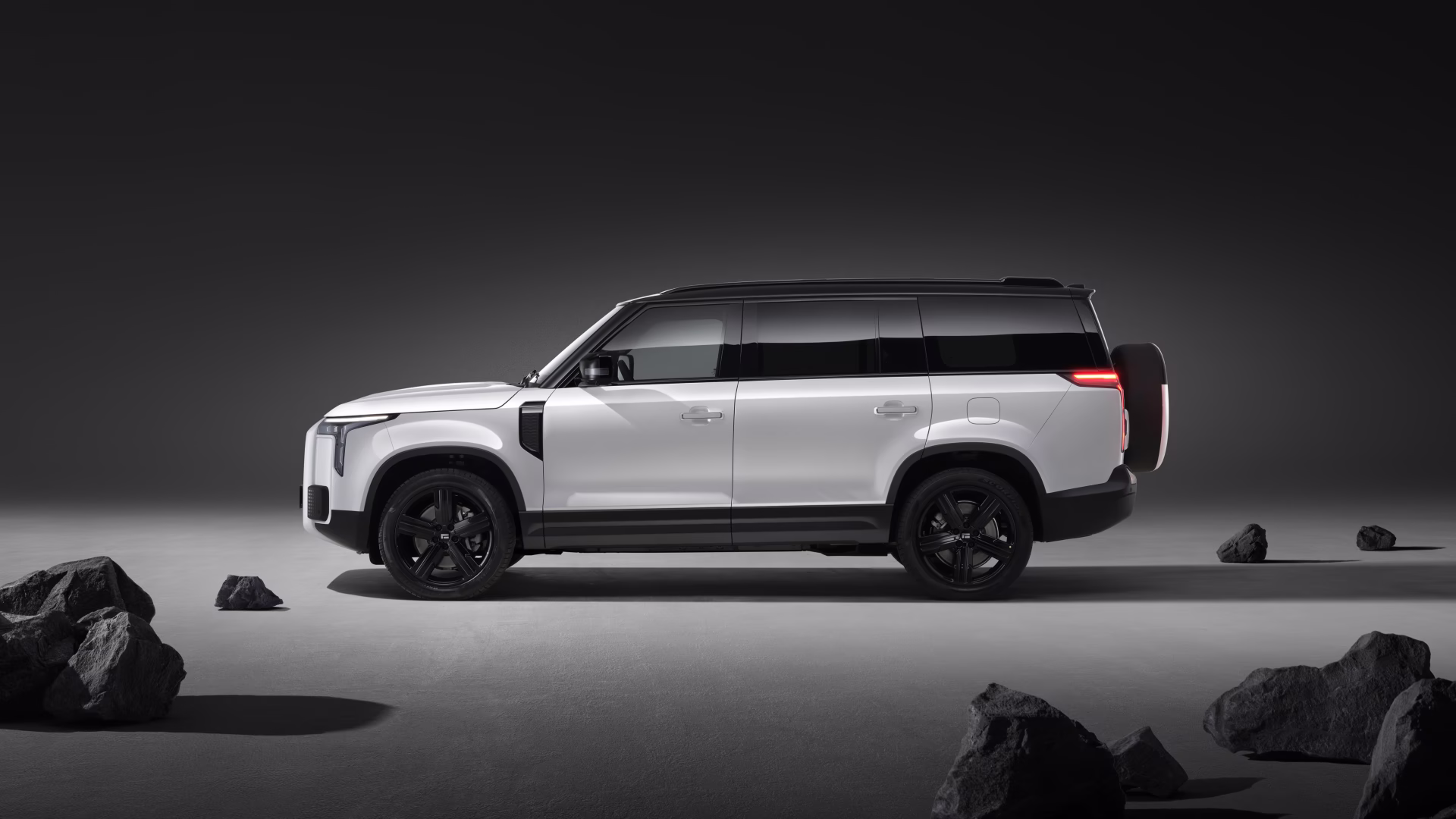 Bold Style, Roxmotor Craftsmanship