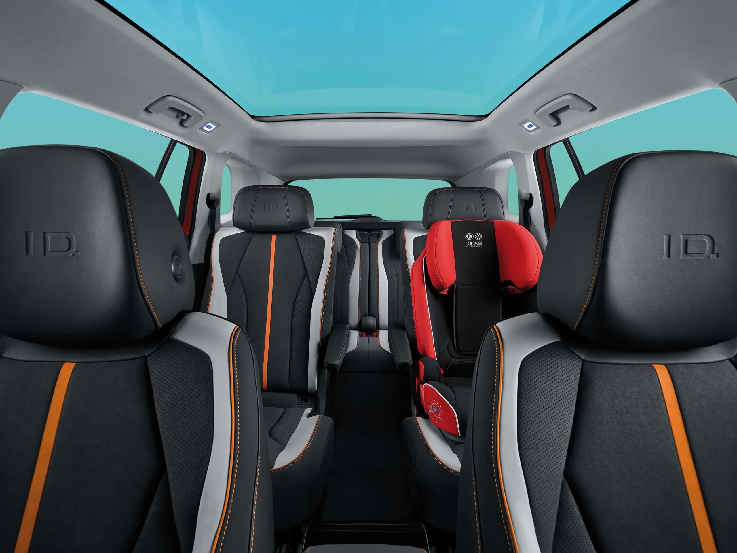 Luxurious Space, Home on the Road