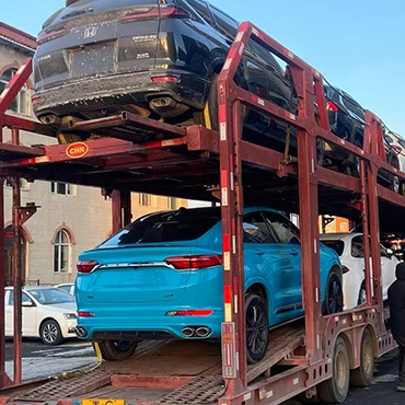 大板车运力爆发 “我们使用专业平板车一次性运输了10台车